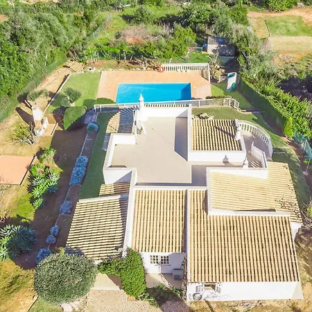 Gabie Αλμπουφέιρα